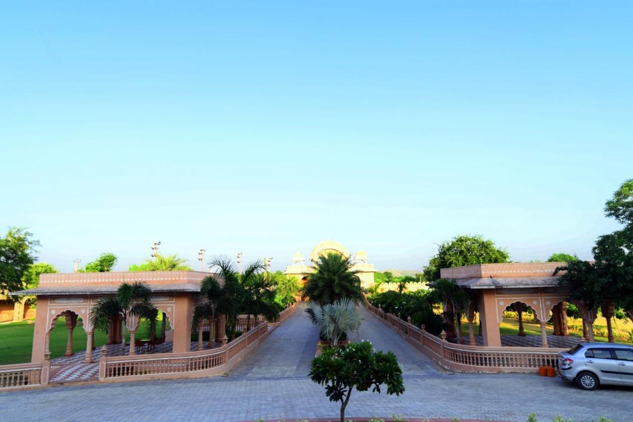 R Chandra'S Palace By Inspira Chomu Esterno foto